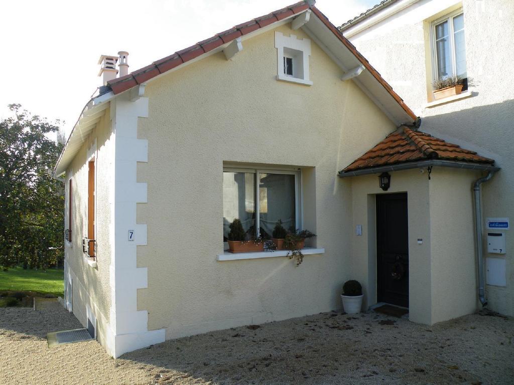 La Villa Camille La Creche Екстериор снимка
