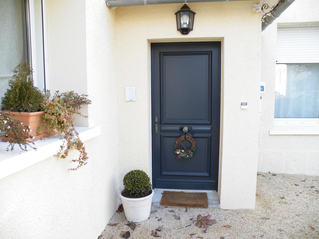 La Villa Camille La Creche Екстериор снимка